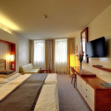 St. Joseph Royal Regent Hotel 4*