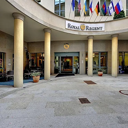 St. Joseph Royal Regent 4*